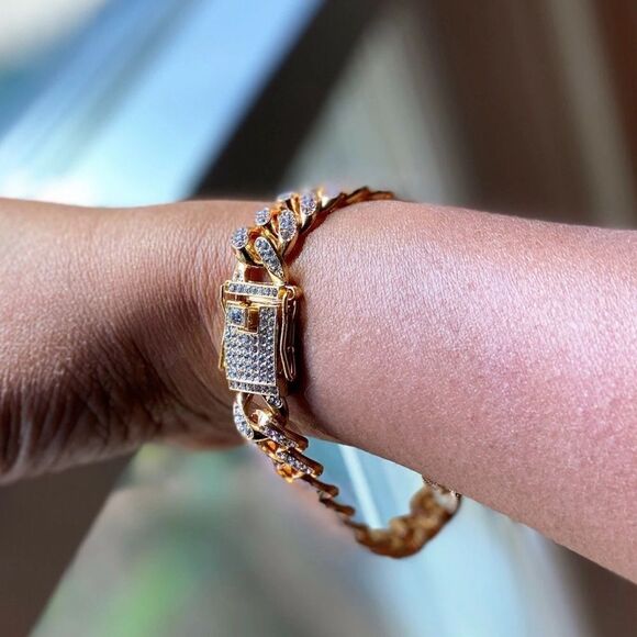 18K Gold Plated and Crystal Cuban Link Bracelet - Picture 3 of 11